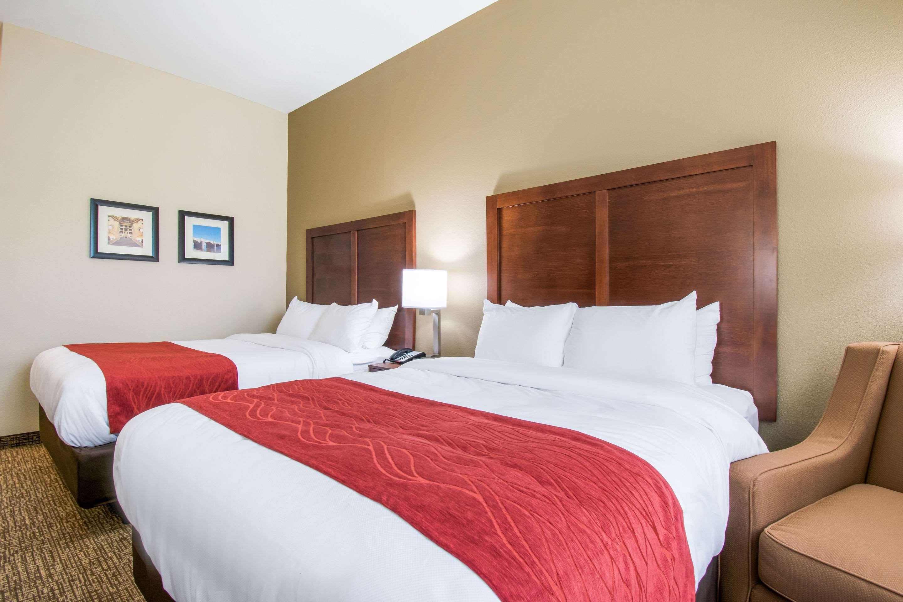 Comfort Inn & Suites Harrisburg - Hershey West Exterior photo